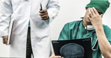 أسباب فشل عمليات التجميل، وكيف تساعدك الاستشارة الطبية عبر منصة قيم دكتوري في اتخاذ القرار الصحيح